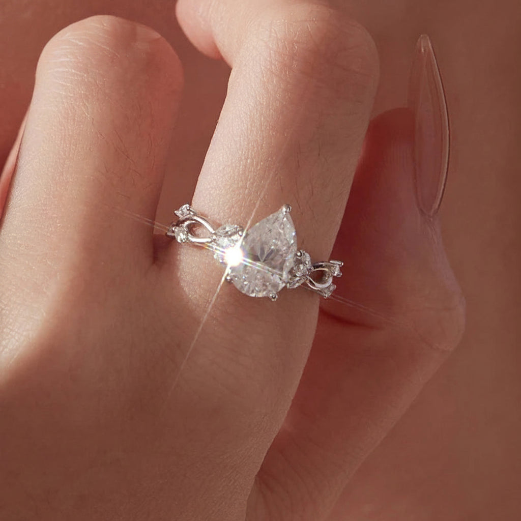 Bague en argent sterling avec moissanite taille poire de 3 carats