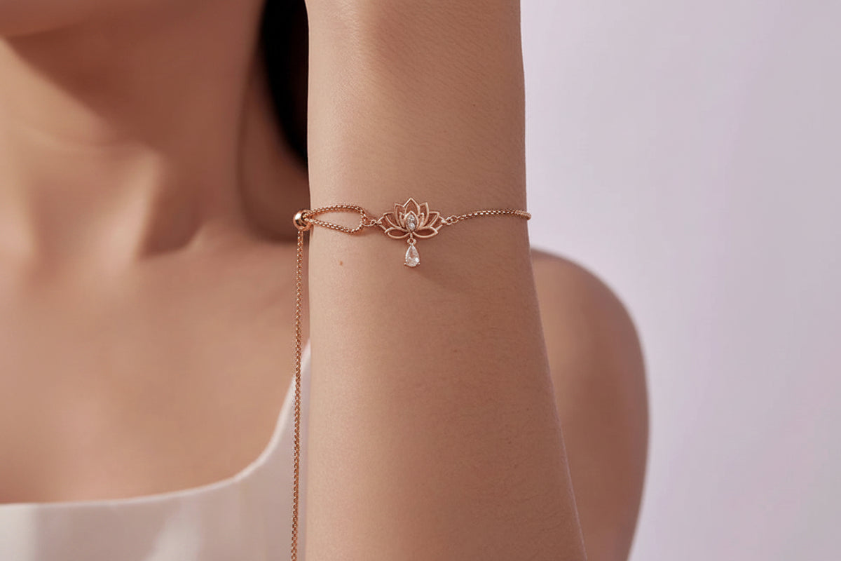 Bracelet ajustable Fleur de Lotus en Argent Sterling