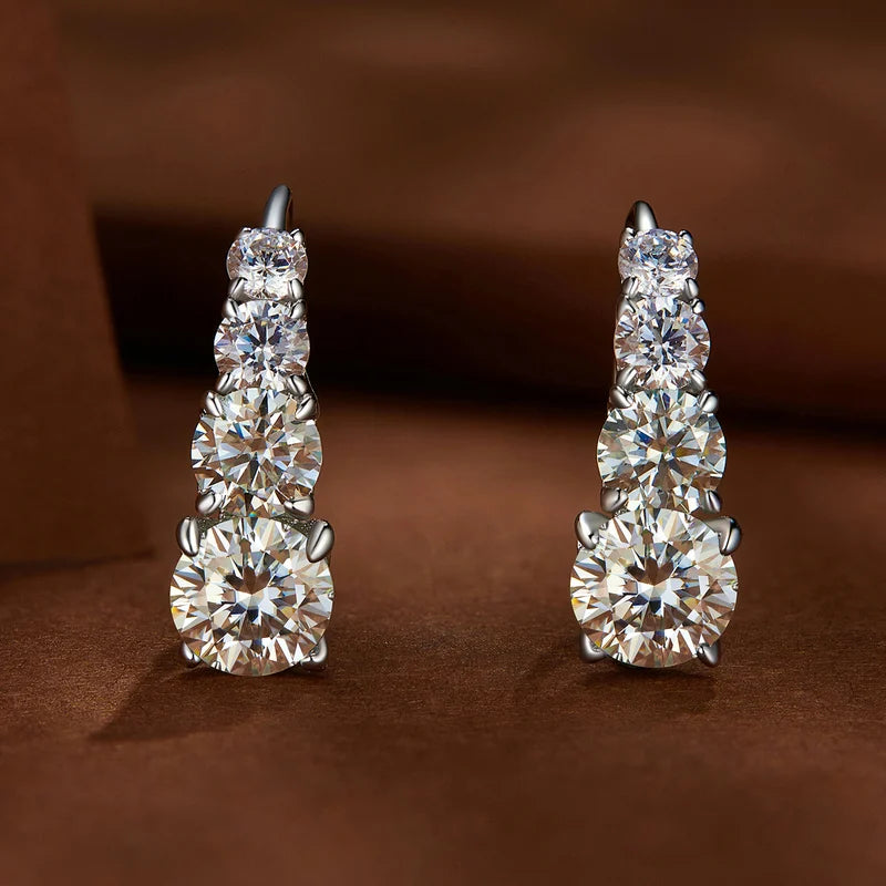 Boucles d'oreilles créoles en argent sterling et moissanite