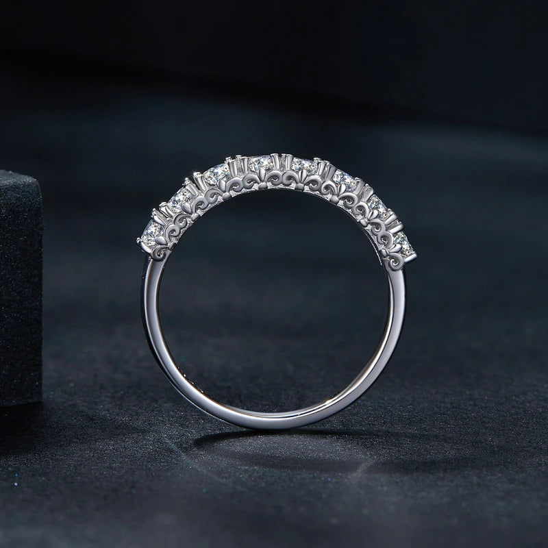 Bague en argent sterling avec moissanite à 8 pierres