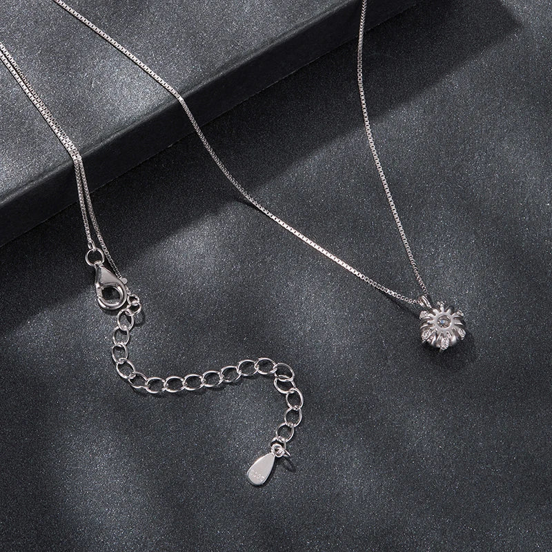 Collier pendentif moissanite en forme de bouton de fleur en argent sterling